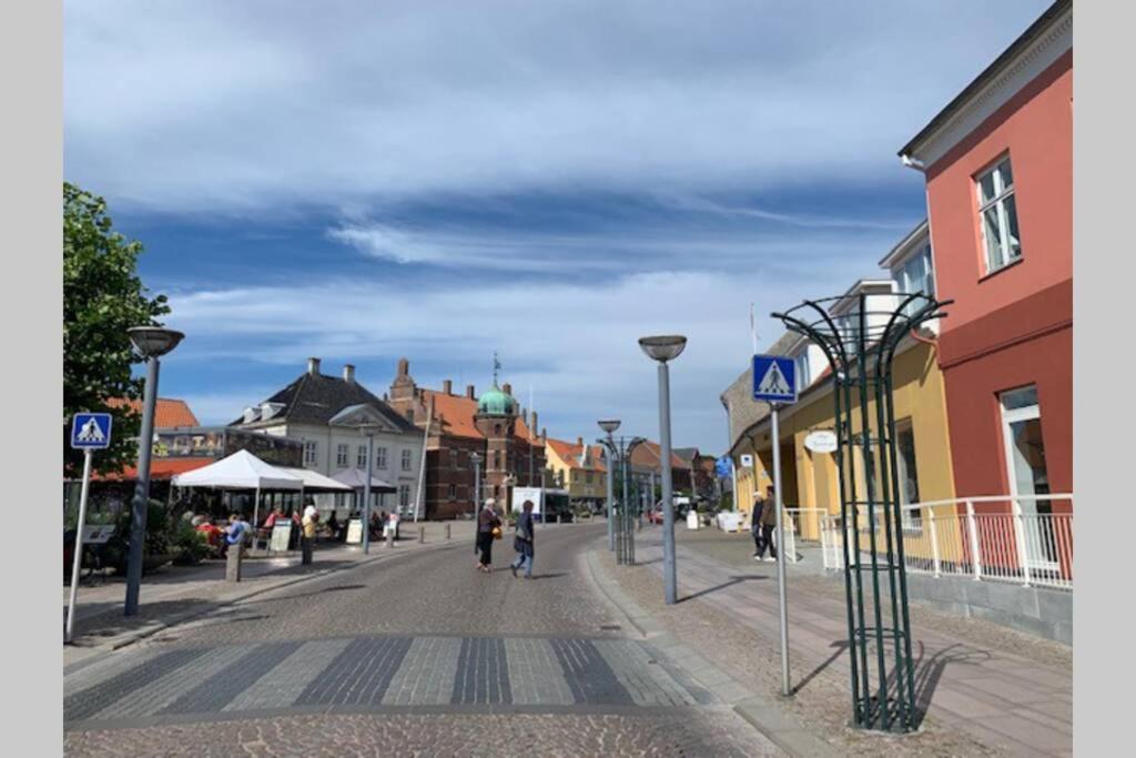 Lejlighed Pa Torvet I Stege Kültér fotó