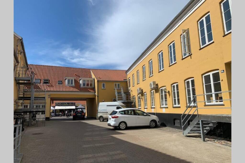 Lejlighed Pa Torvet I Stege Kültér fotó