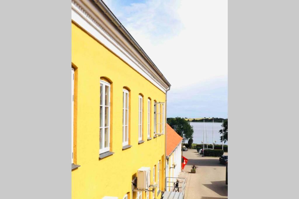 Lejlighed Pa Torvet I Stege Kültér fotó